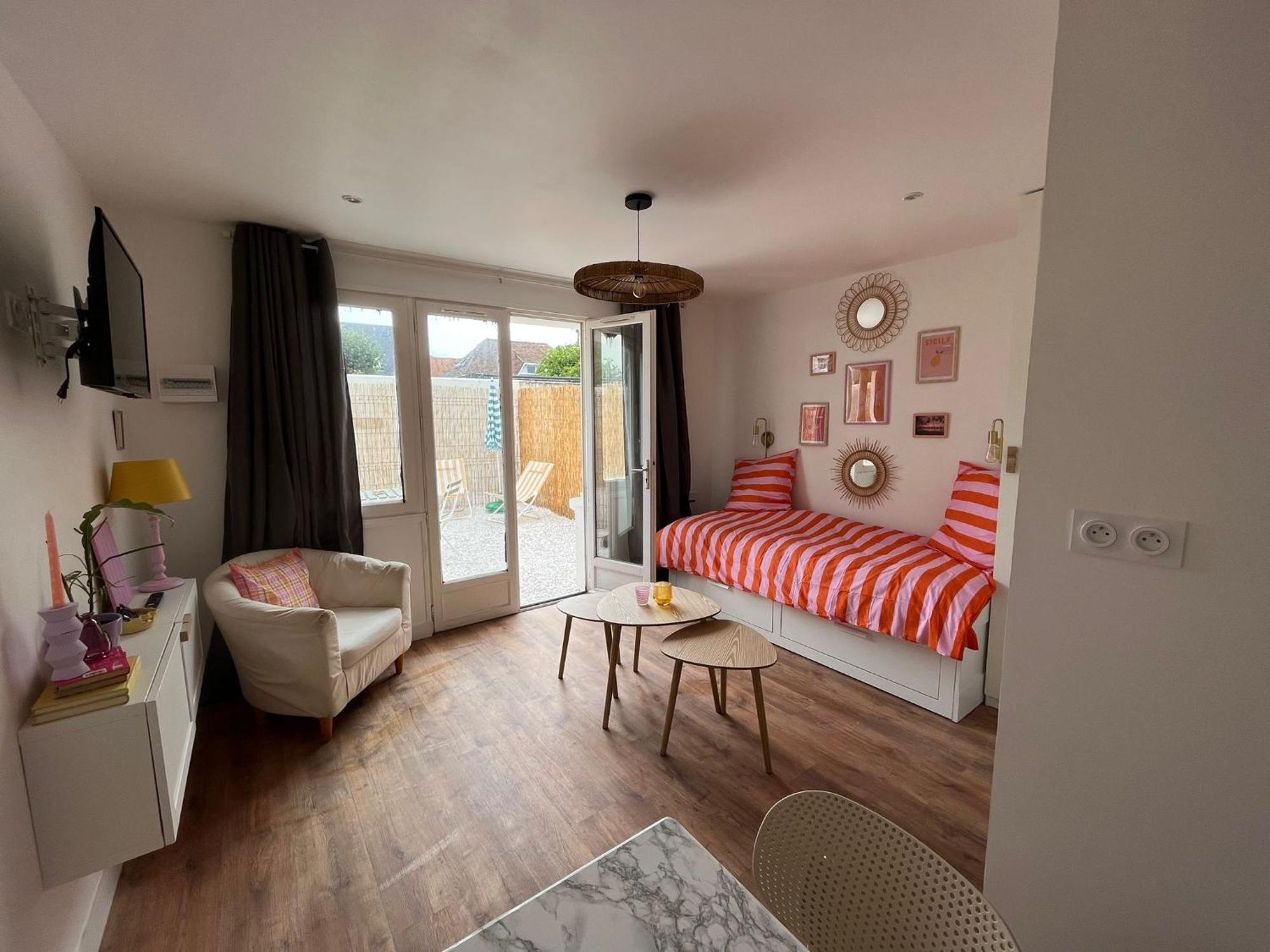 - Riva Bella Apartment